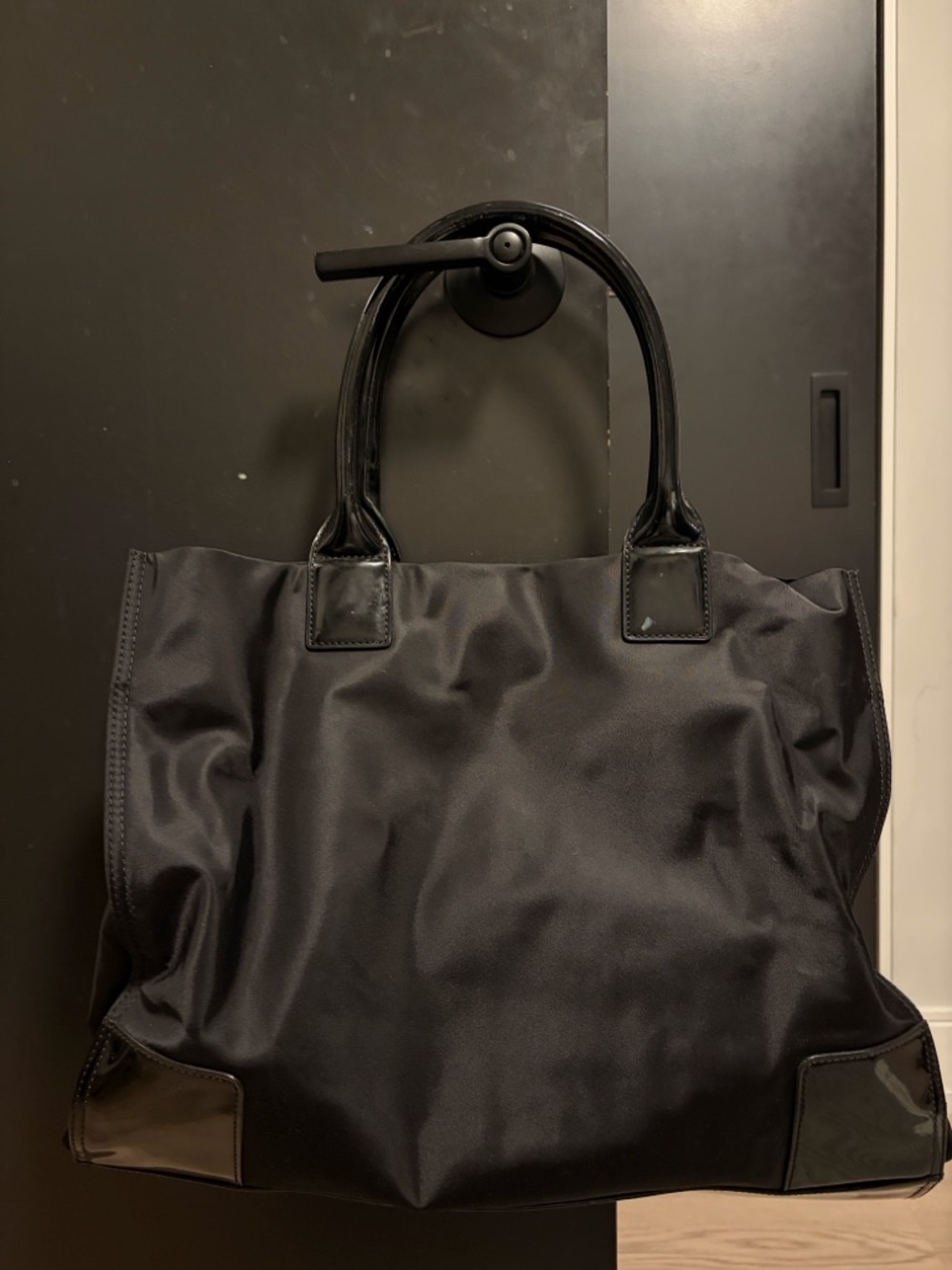 Tory Burch – Ella Large Nylon Black Tote with Patent Trim - Picture 2 of 5